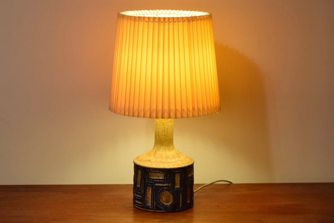 Large stoneware table lamp