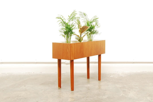 Teak planter