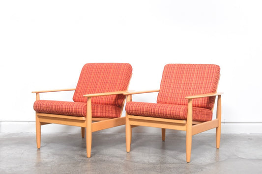 Pair of Danish loungers with beech frames