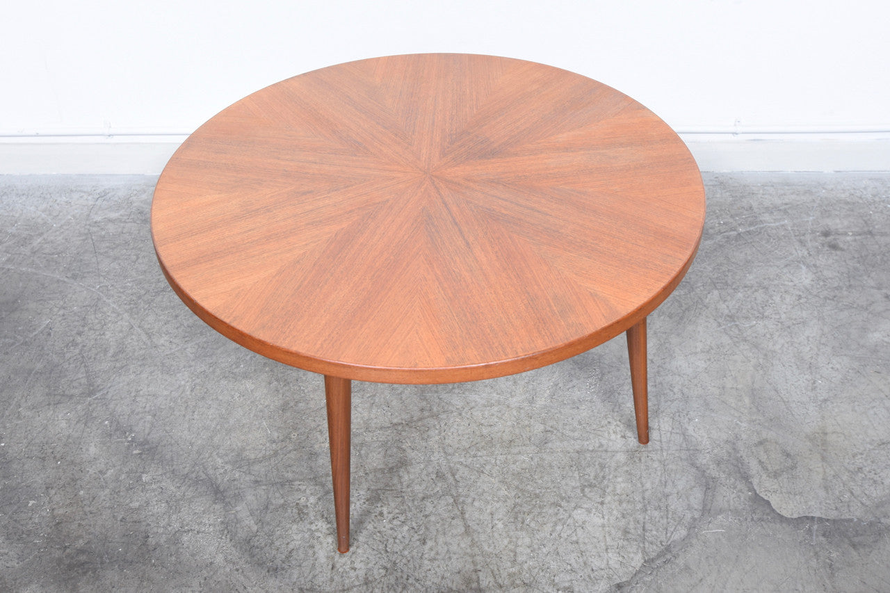 Round coffee table in teak