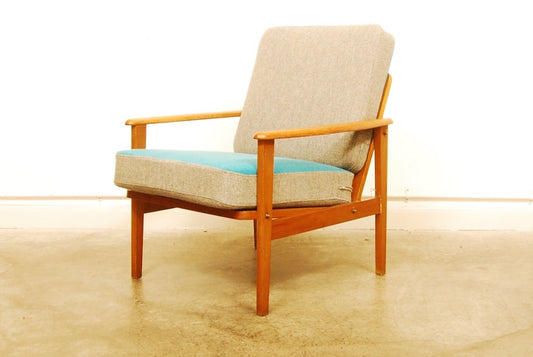 Beech lounge chair w/ reversible cushions