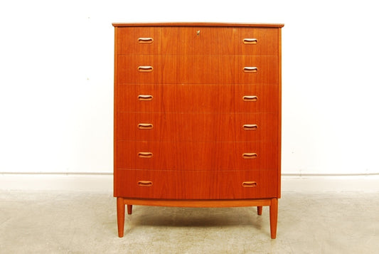 Bow fronted chest of drawers