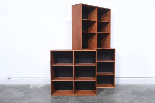 Freestanding teak bookshelf