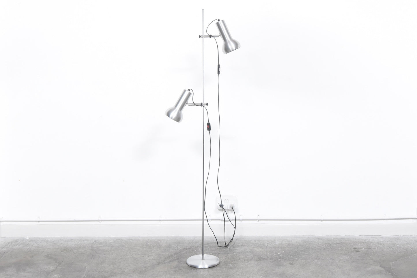 Tall adjustable floor lamp