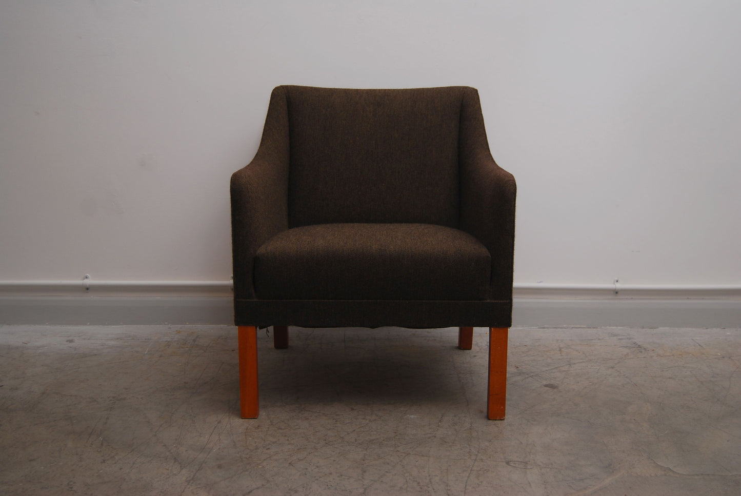 Wool lounge chair on oak legs