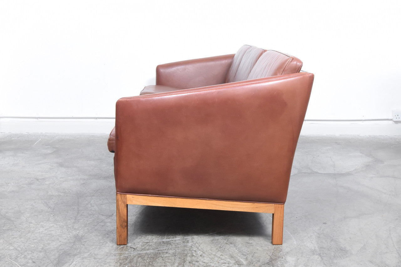 Leather sofa by Illum Wikkelsø