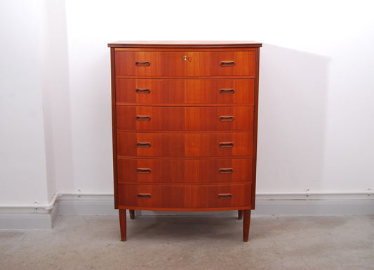 Chest of drawers in teak