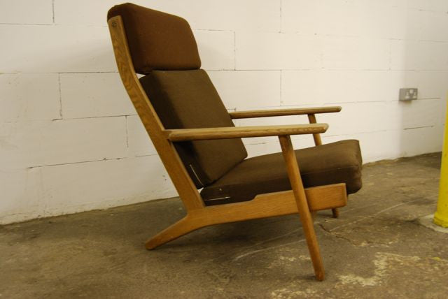 GE 290 highback lounge chair by Wegner