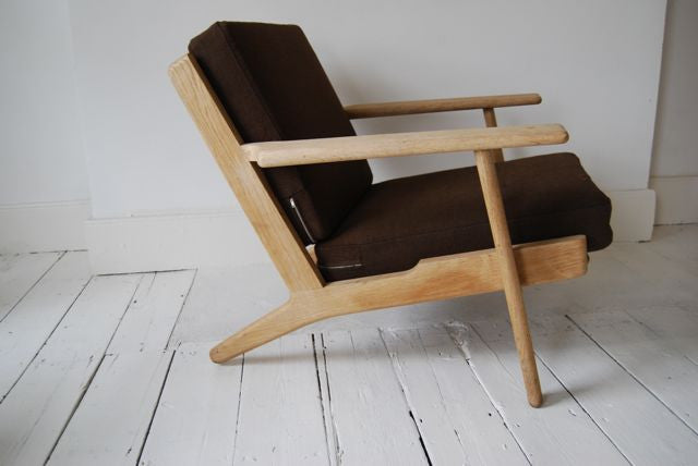 GE 290 lowback lounge chair by Wegner