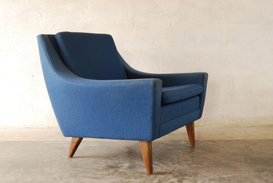 Lounge chair by DUX