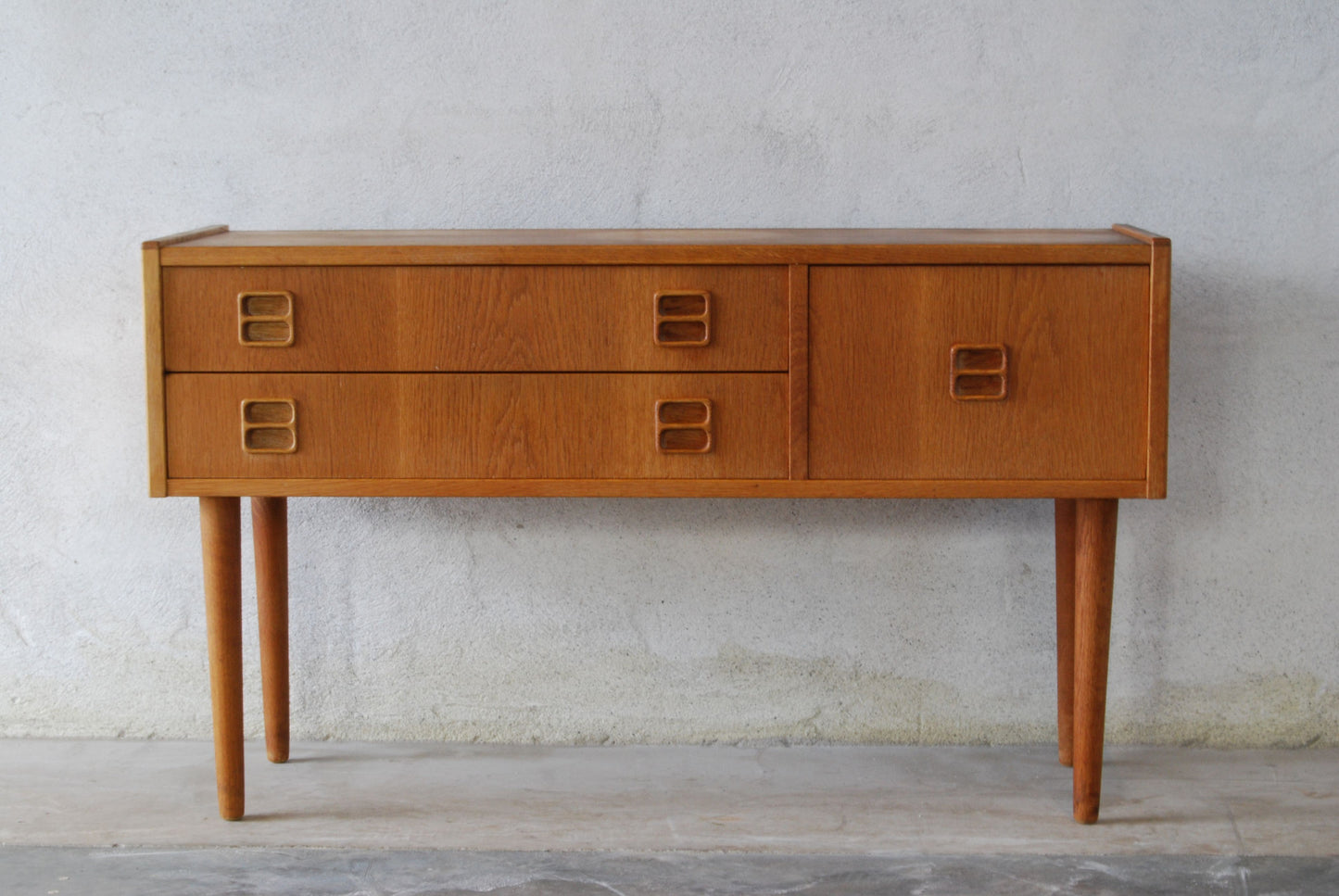 Spring cleaning special: Low oak chest