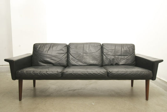 Gustav Thams sofa