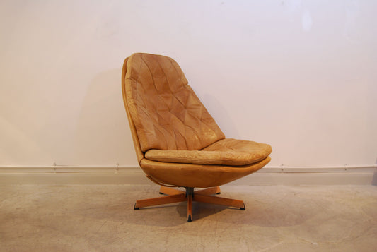 Pair of reclining chairs by Madsen & Schubell