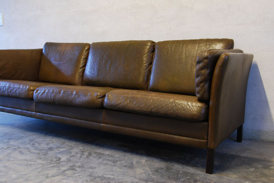 Spring cleaning special: Three seat sofa by Mogens Hansen