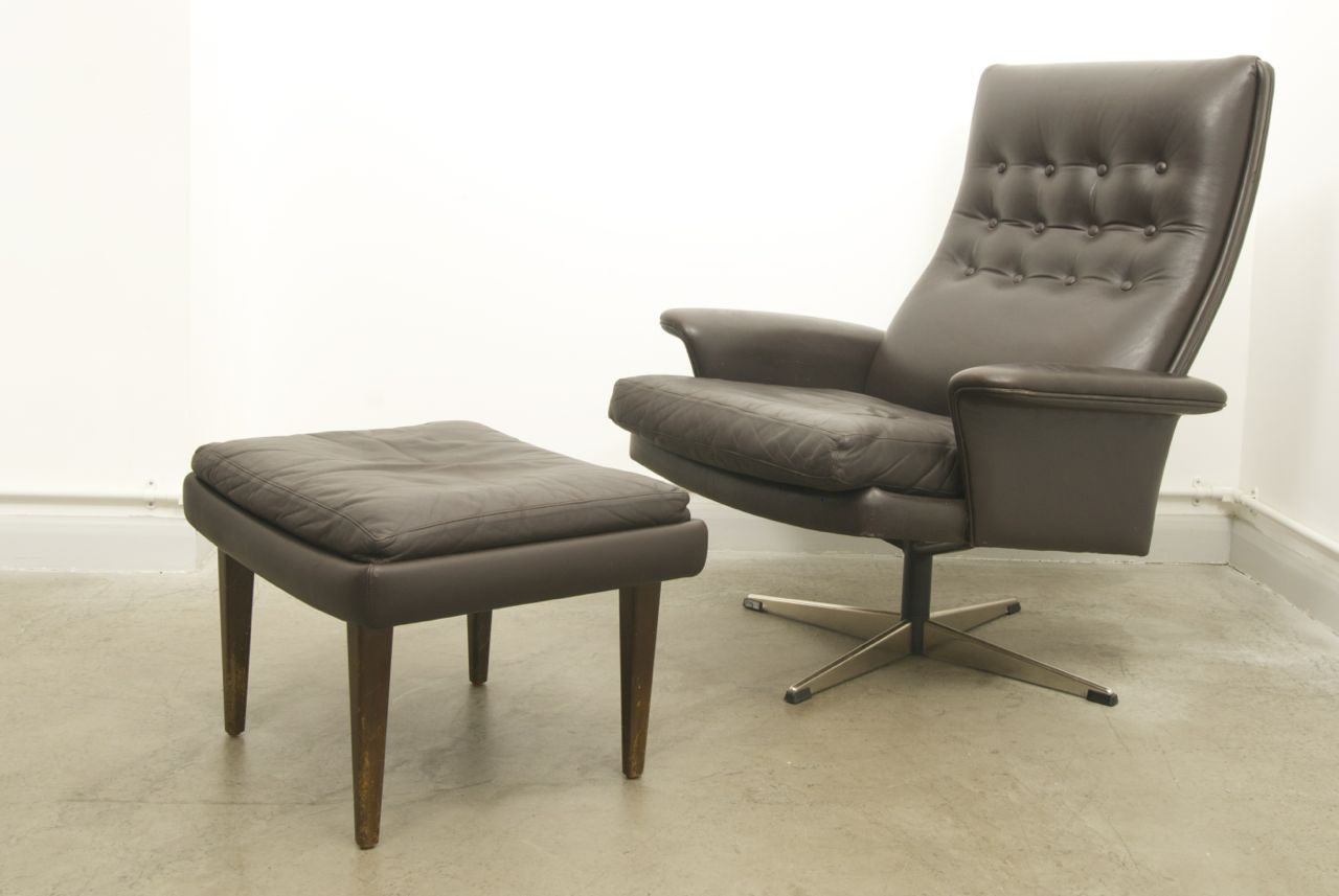 Leather lounger and foot stool