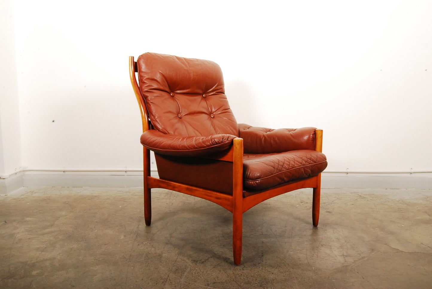 Pair of leather loungers by Gote MÌübler