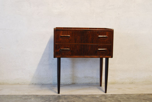 Short chest of drawers in rosewood