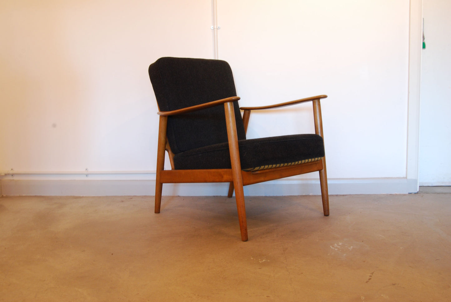 Teak/beech framed lounge chair