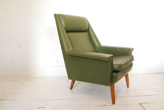 Make us an offer: Lounge chair upholstered in Skai