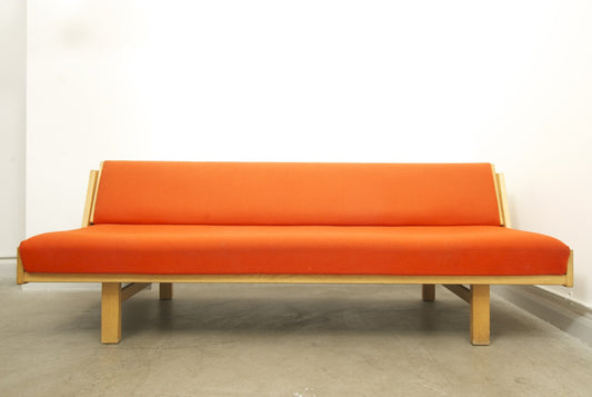 Daybed by Hans Wegner