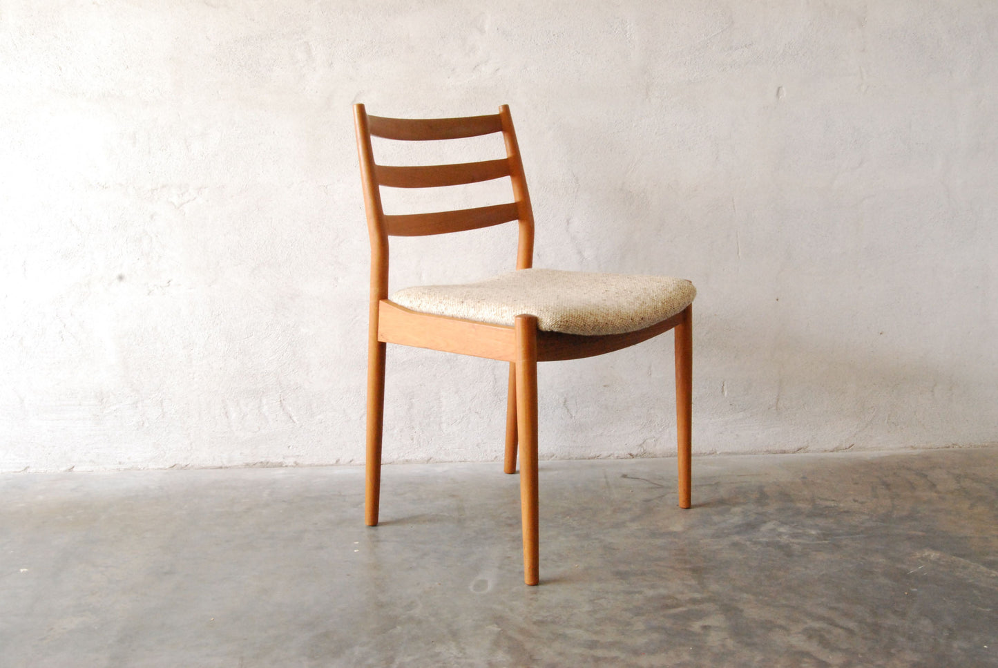 Pair of dining chairs by Arne Vodder for CADO