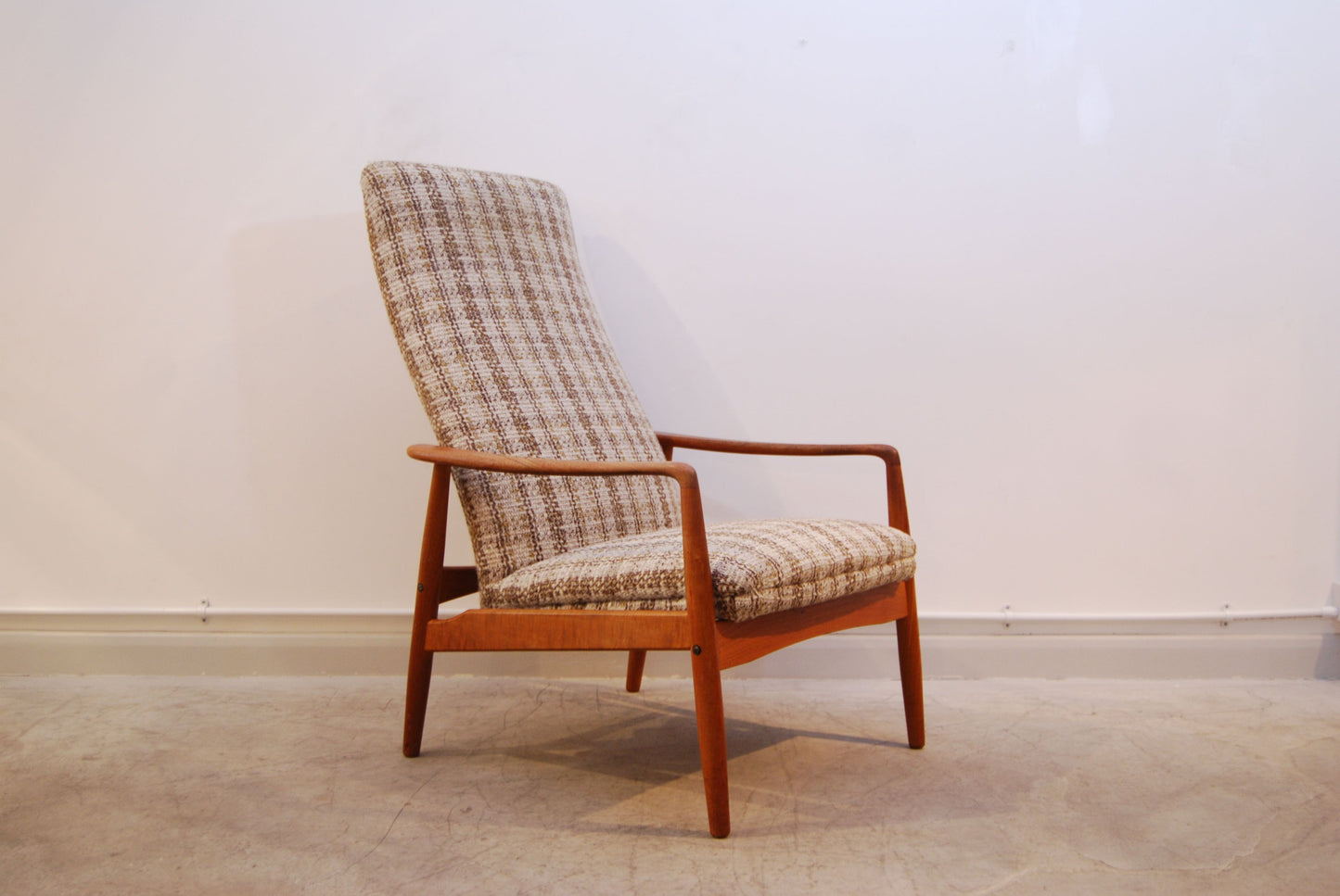 Reclining lounge chair by SíŸren J. Ladefoged & SíŸn