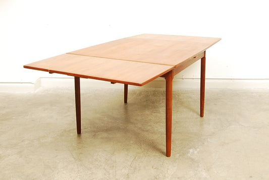 Square dining table