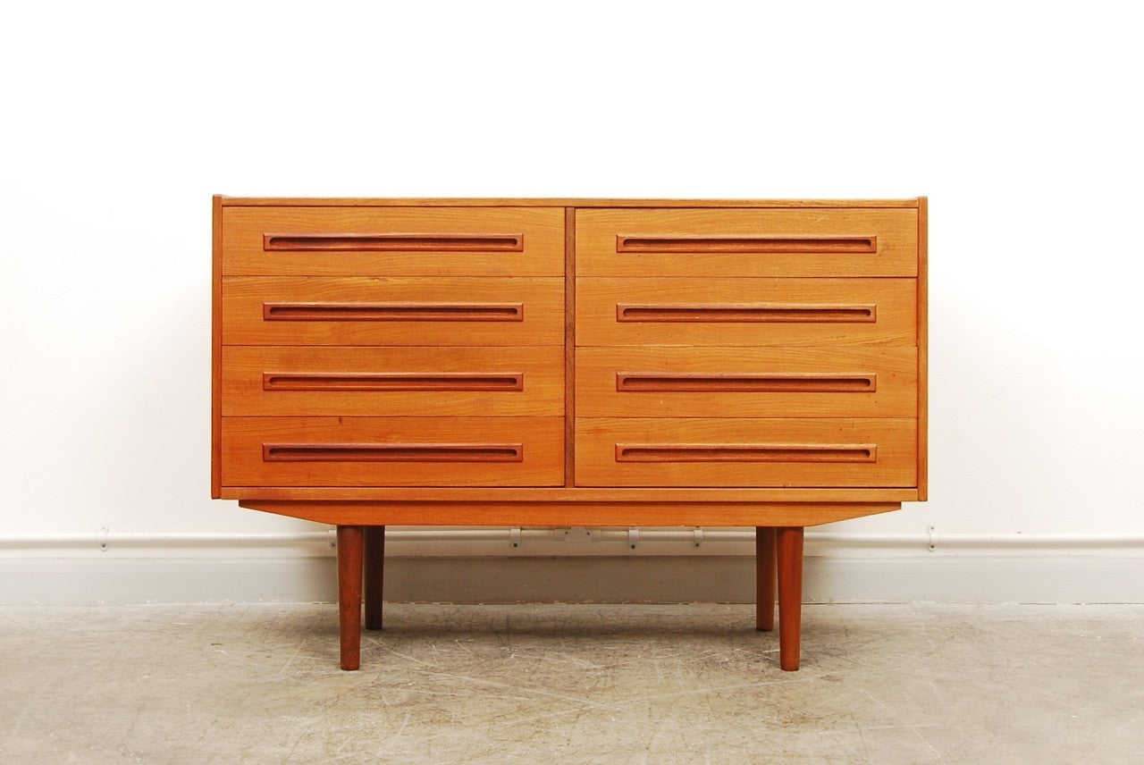 Short sideboard / low chest