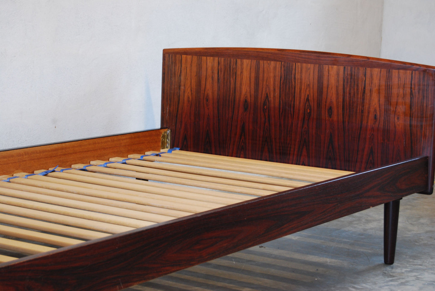 Rosewood single bed