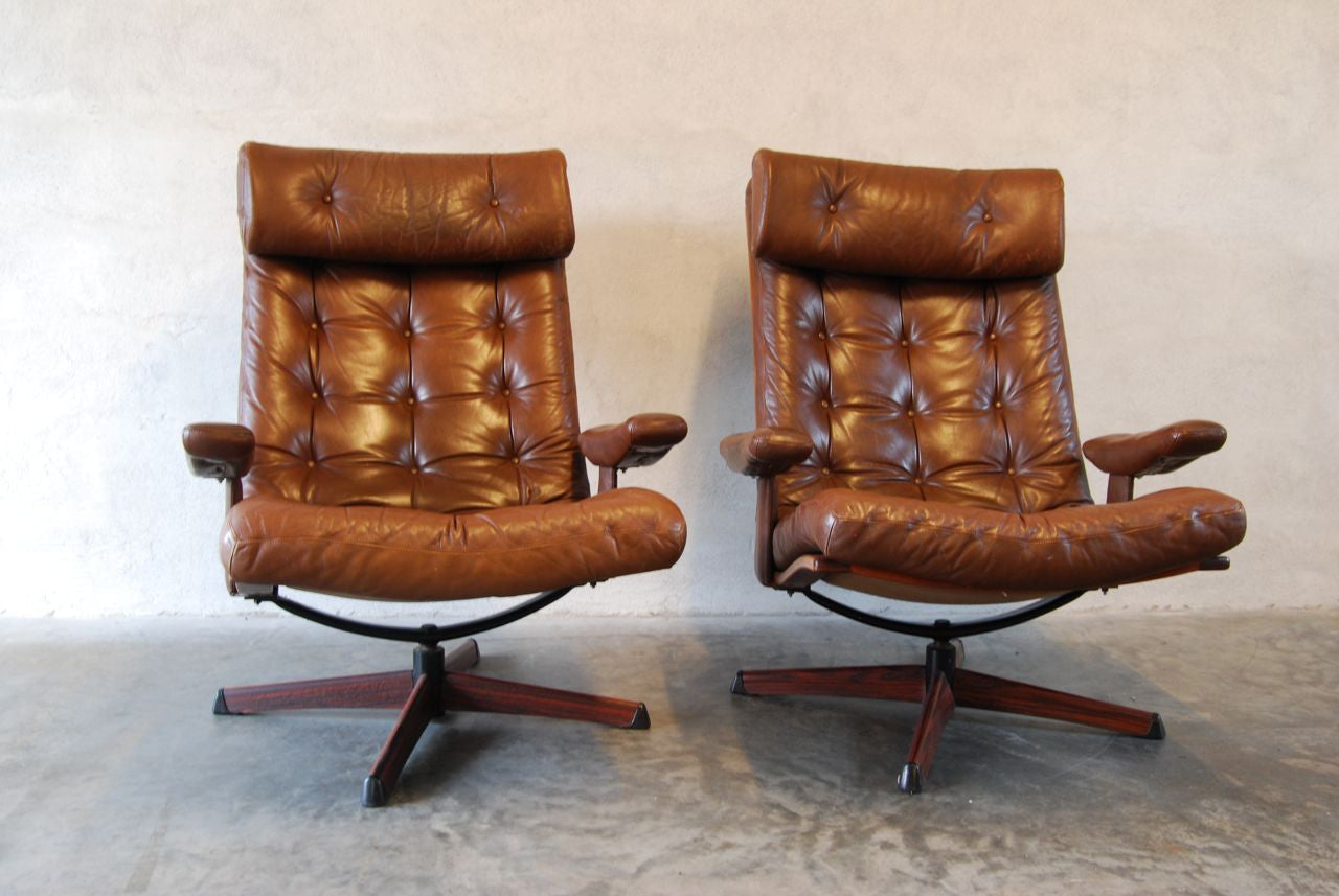 Pair of leather loungers by Gote Møbler