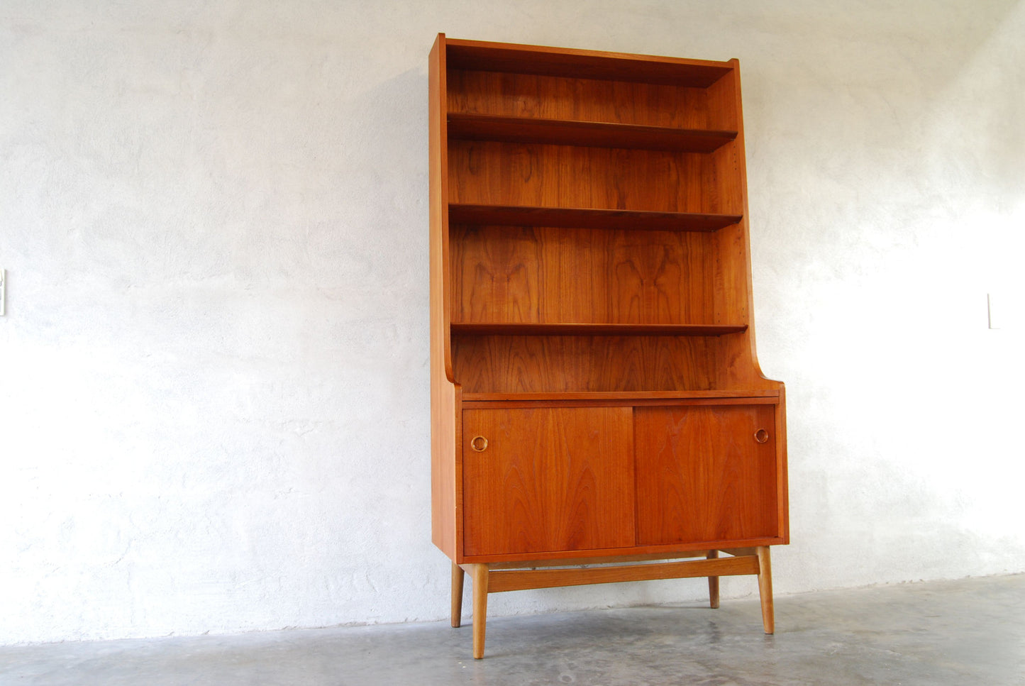 Bookshelf / storage unit