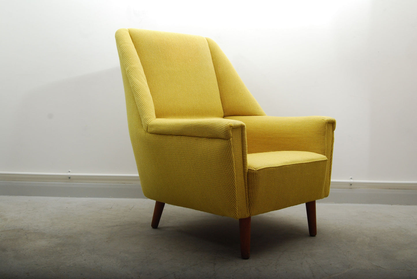 Yellow mustard lounge chair