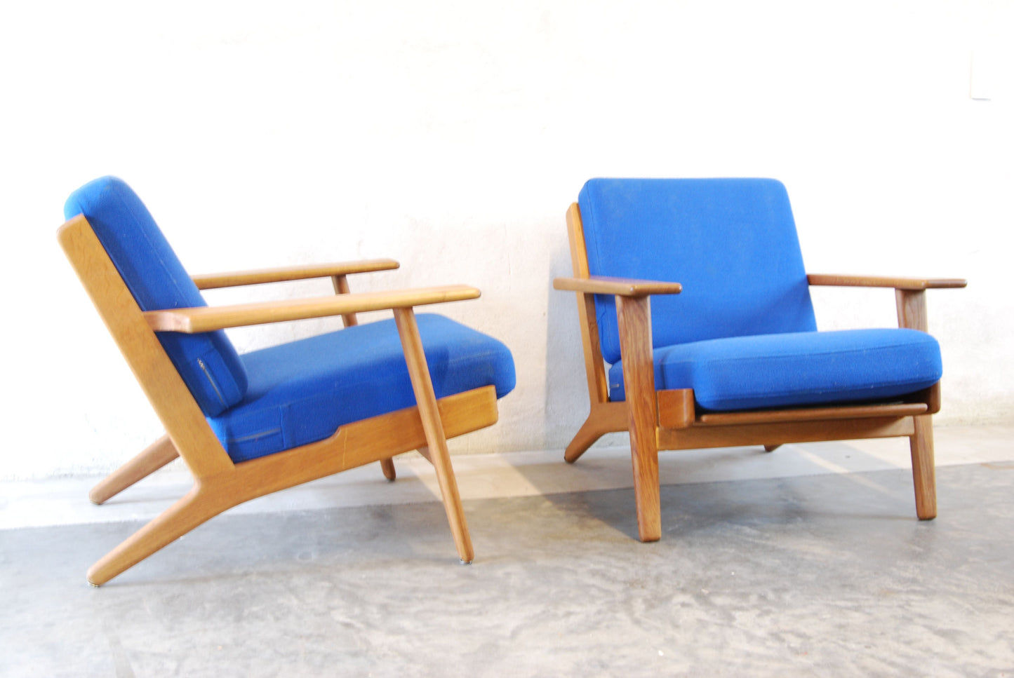 Pair of lounge chairs by Wegner
