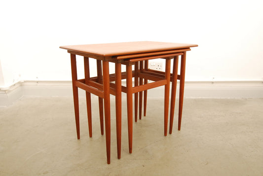 Nest of three tables