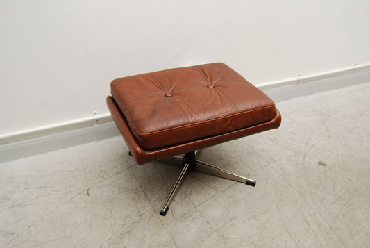 Skipper foot stool