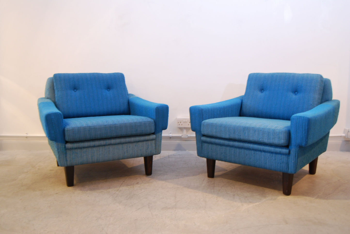 Pair of sea blue lounge chairs