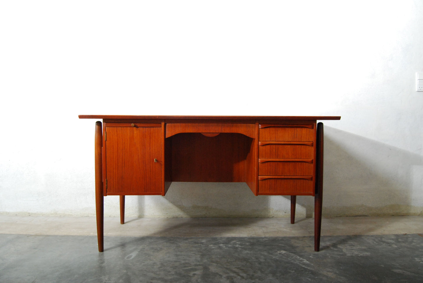 Twin pedestal desk