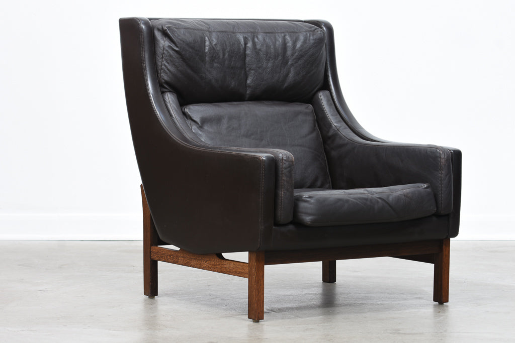 Wing back leather lounger by Erik Jørgensen