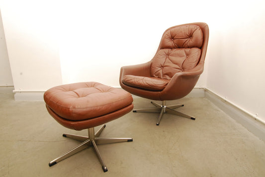 HW Klein lounge chair with foot stool