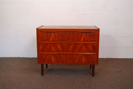 Short chest of three drawers in teak no. 2