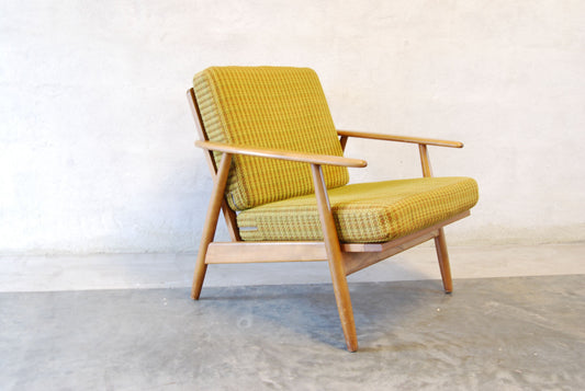 Lounge chair in beech