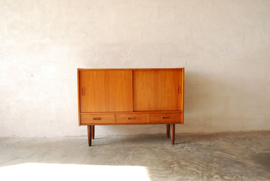 Short sideboard in teak