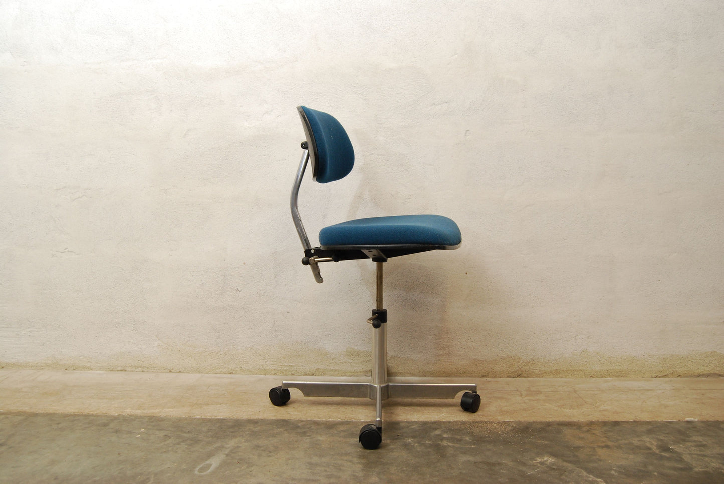 Desk chair by KEVI no. 1