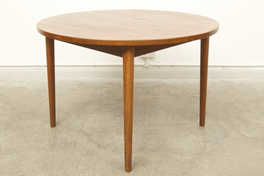 Extending dining table by Nils Jonsson