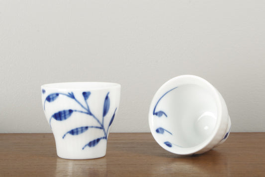 Royal Copenhagen egg cup by Karen Kj?Òldg̴rd-Larsen