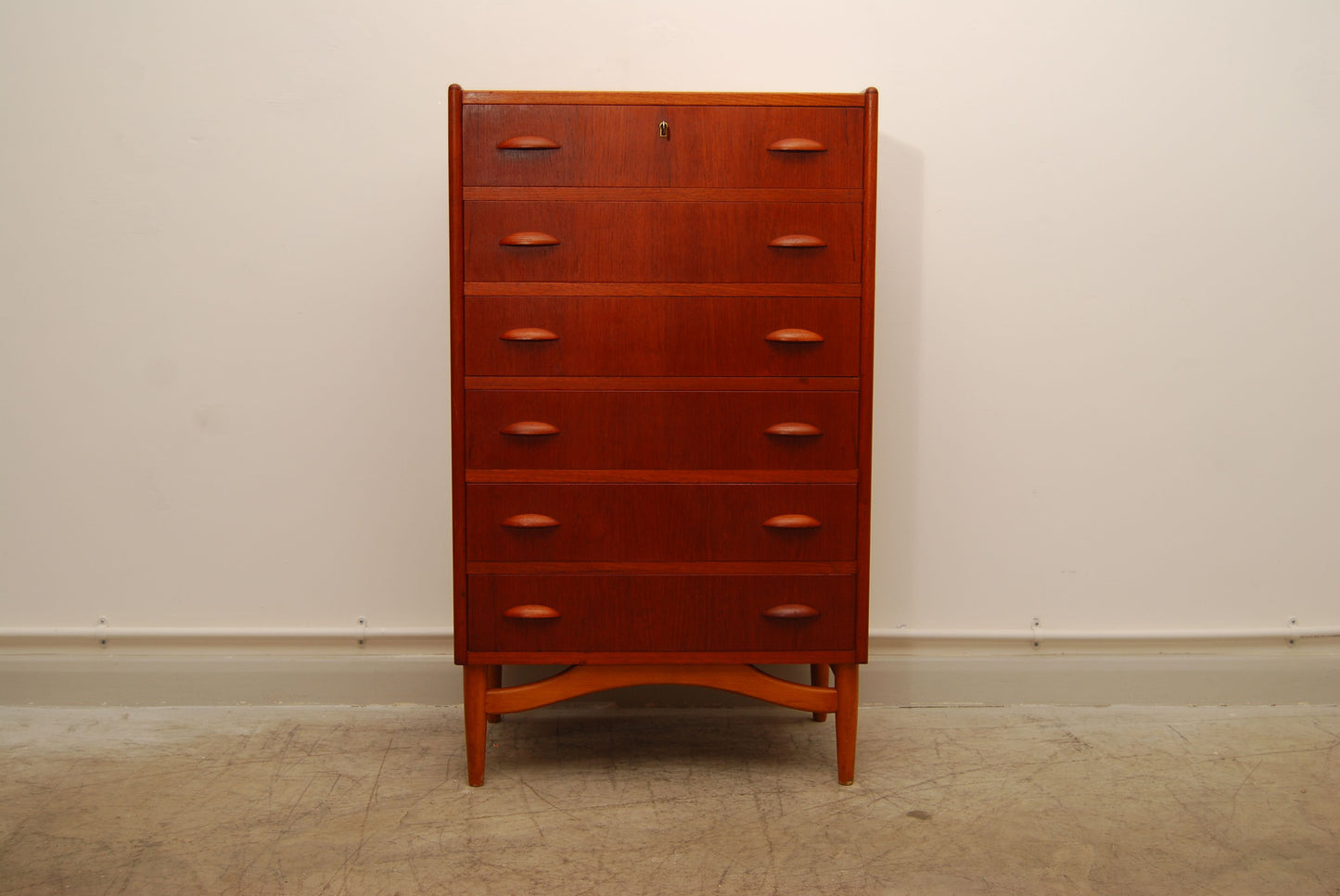 Teak and oak chest of drawers