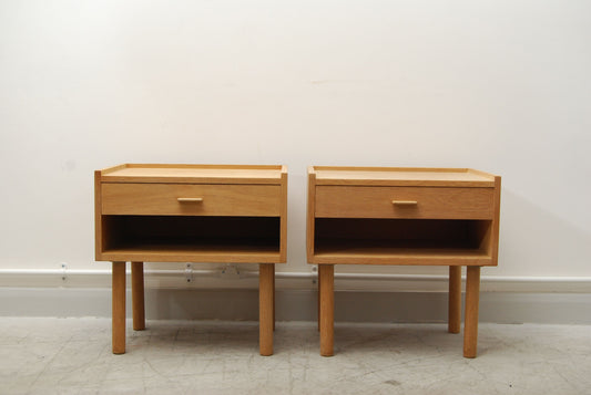 Pair of oak bedside tables by Hans Wegner