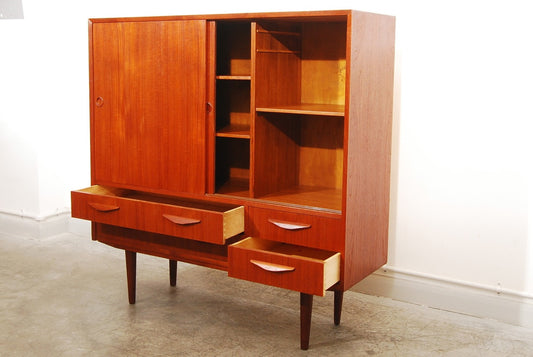 Teak cabinet by Vemb MÌübelfabrik