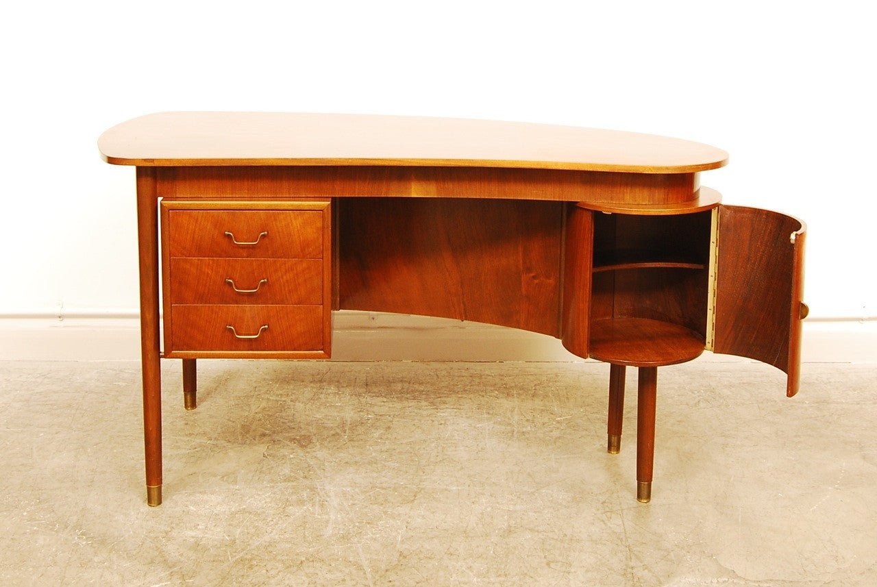 1950s kidney-shaped desk