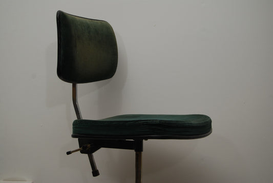 Desk chair by Lafala no. 1